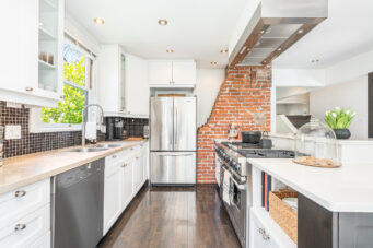 4678 W. 9th Avenue